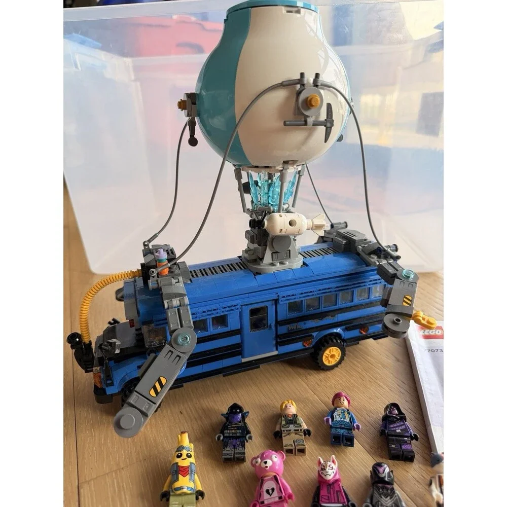 LEGO Battle Bus Fortnite Set 77073, Released 2024